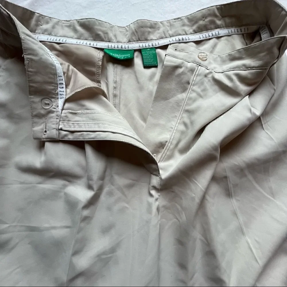 Liz Claiborne Golf bermuda shorts Stone Size 16 belt loops 3 pockets light wt.